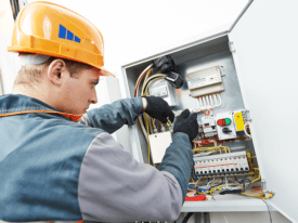 Why Hire An Emergency Electrician Online?